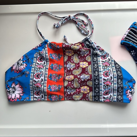 Halter style 2 pc bikini, reversible, women size M. NWOT - Picture 5 of 14